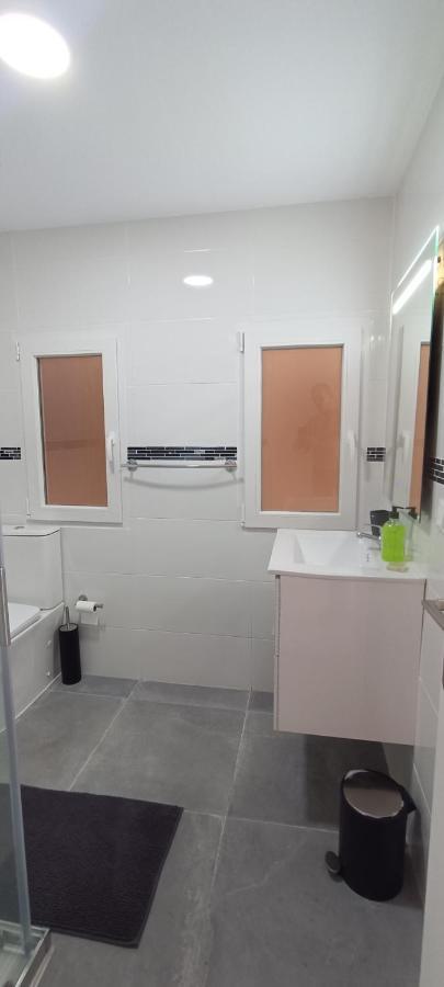 Pmt16 - Large City Apartment On The Beach Торевиеха Екстериор снимка