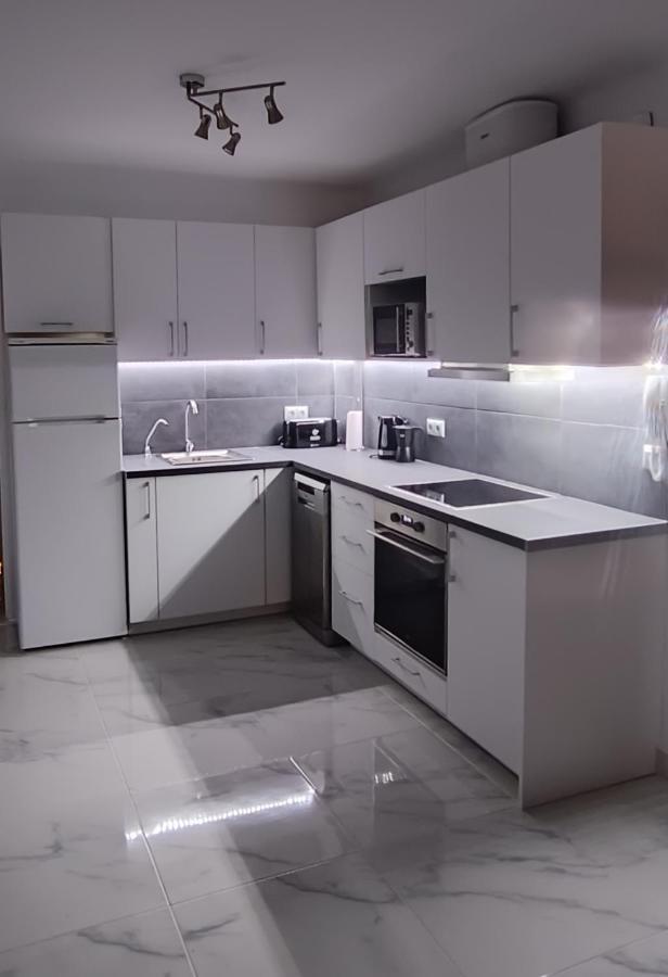 Pmt16 - Large City Apartment On The Beach Торевиеха Екстериор снимка